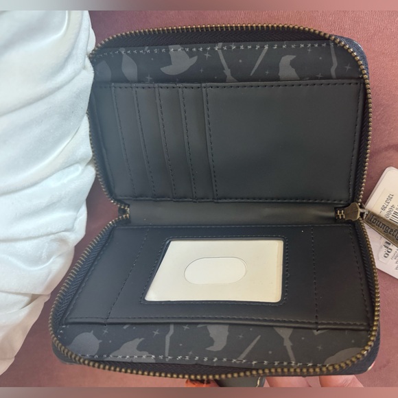 NWT Harry Potter and Loungefly Wallet - Picture 5 of 8